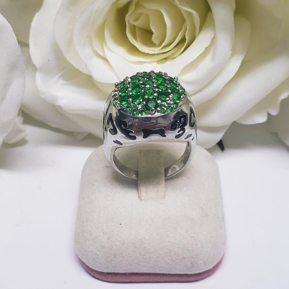 Luxurious Green Emerald Stone Silver Ring